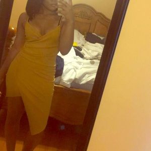 Yellow body-con dress